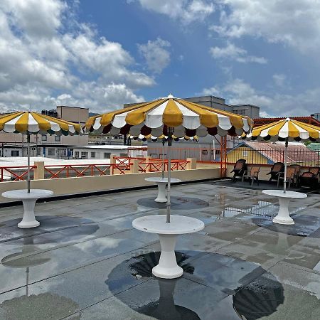 Sundeck Suites Boissiere Village Exterior foto